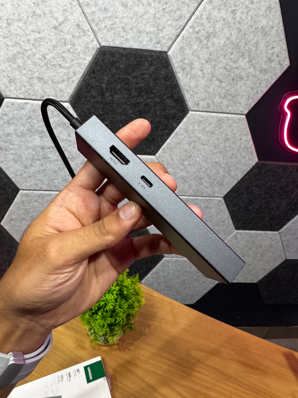 Hub USB-C UGREEN RevoDock 6 em 1 – Mais Conectividade para Notebook, Tablet ou Smartphone
