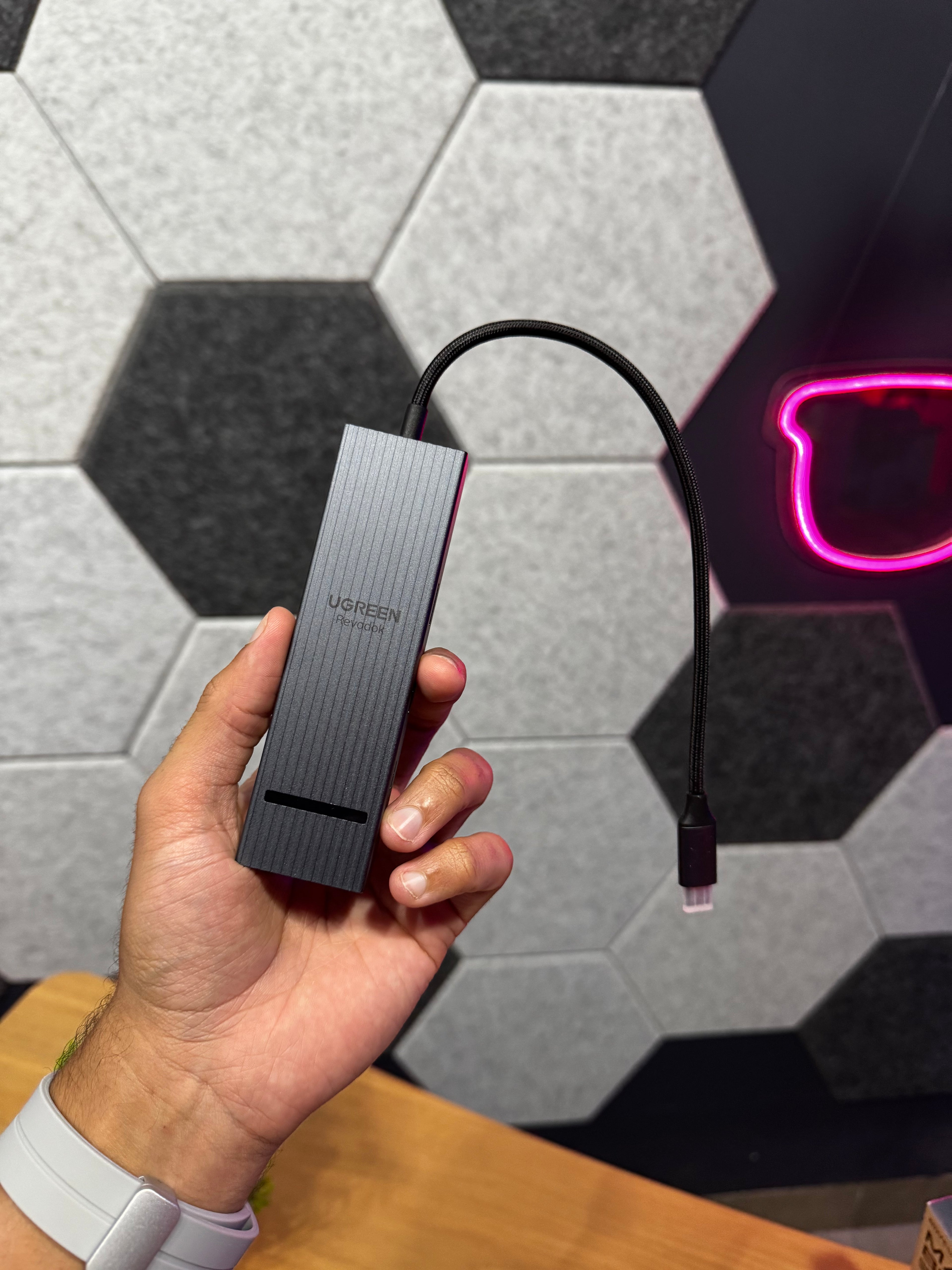 Hub USB-C UGREEN RevoDock 6 em 1 – Mais Conectividade para Notebook, Tablet ou Smartphone