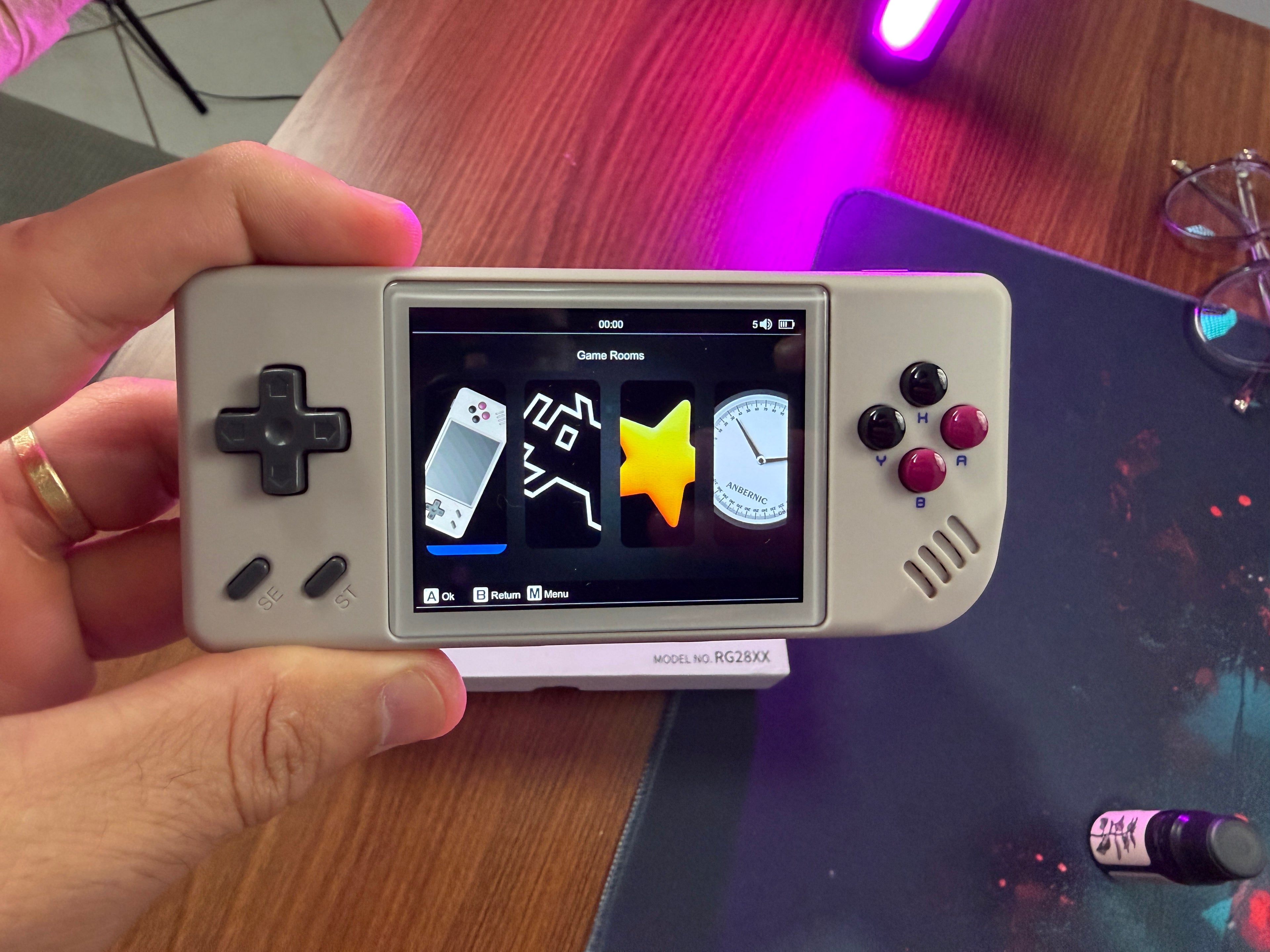 CONSOLE RETRÔ ANBERNIC RG28XX – +5000 JOGOS, PORTÁTIL E COM SAÍDA HDMI! 🎮