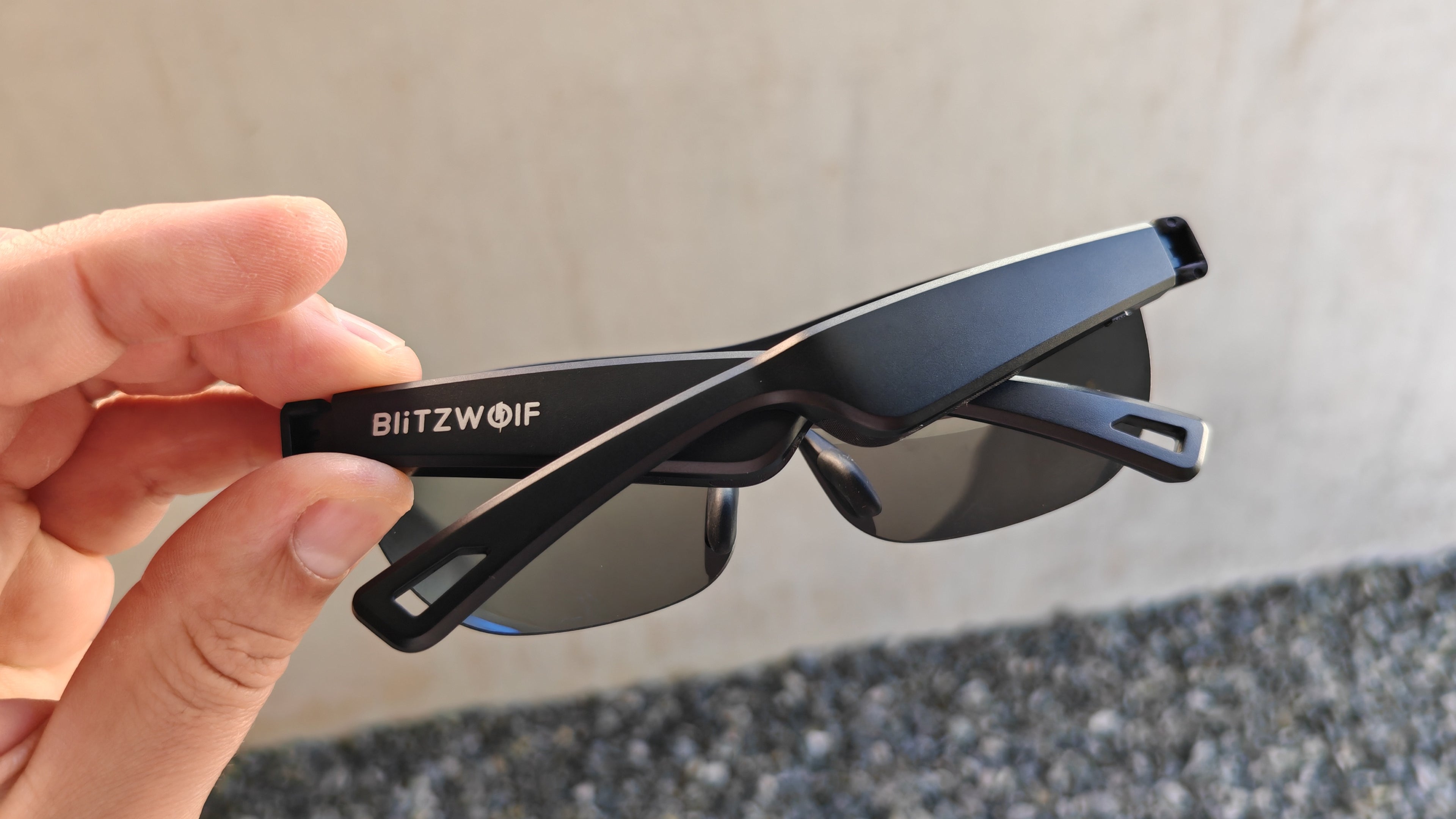 ÓCULOS BLUETOOTH COM FONE INTEGRADO – BLITZWOLF BW-G02 COM PROTEÇÃO UV! 🕶️🎧