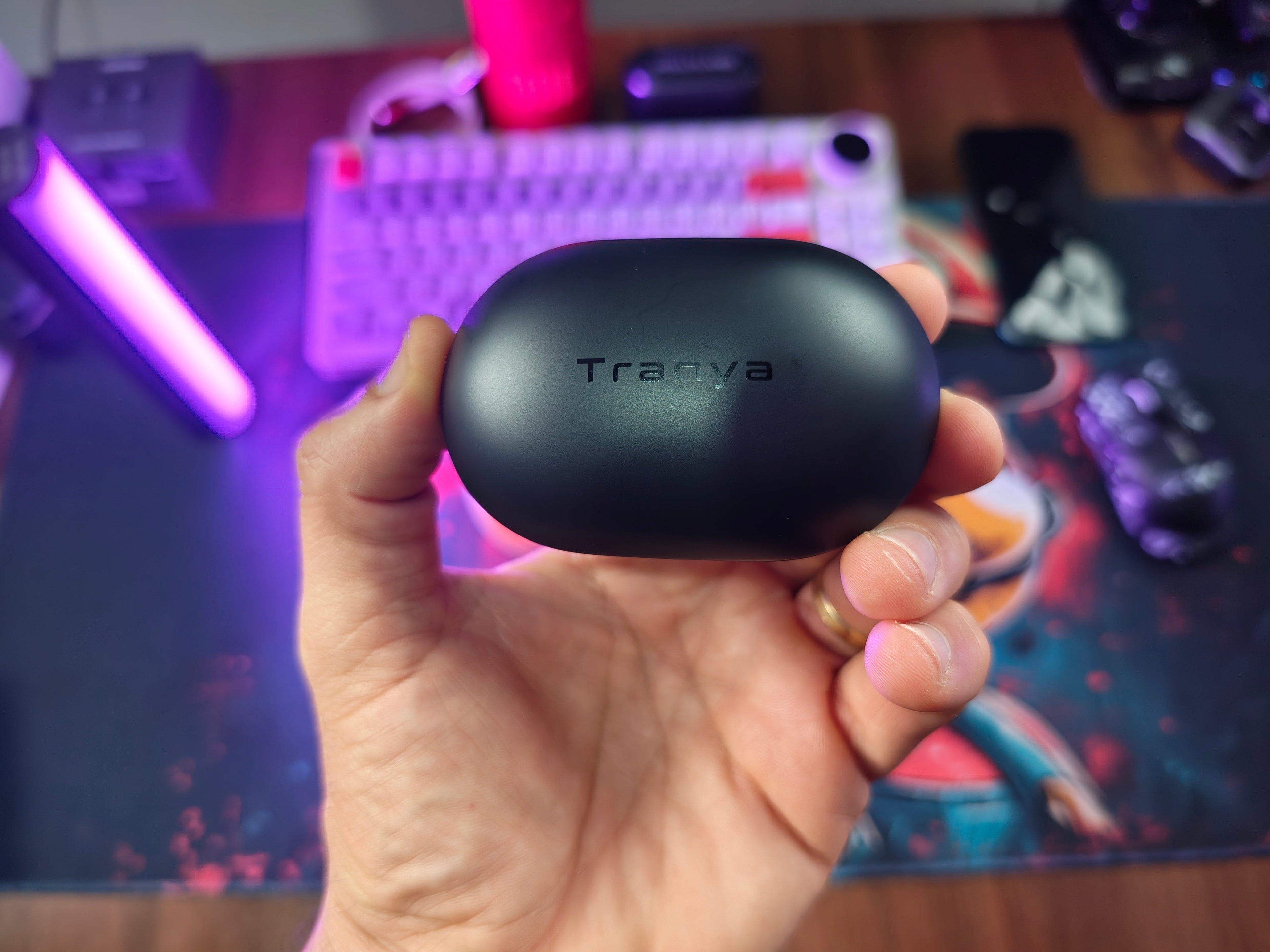 FONE BLUETOOTH TRANYA M20 – FONE BLUETOOTH TWS COM GRAVES POTENTES, MODO GAME E ATÉ 40H DE BATERIA!
