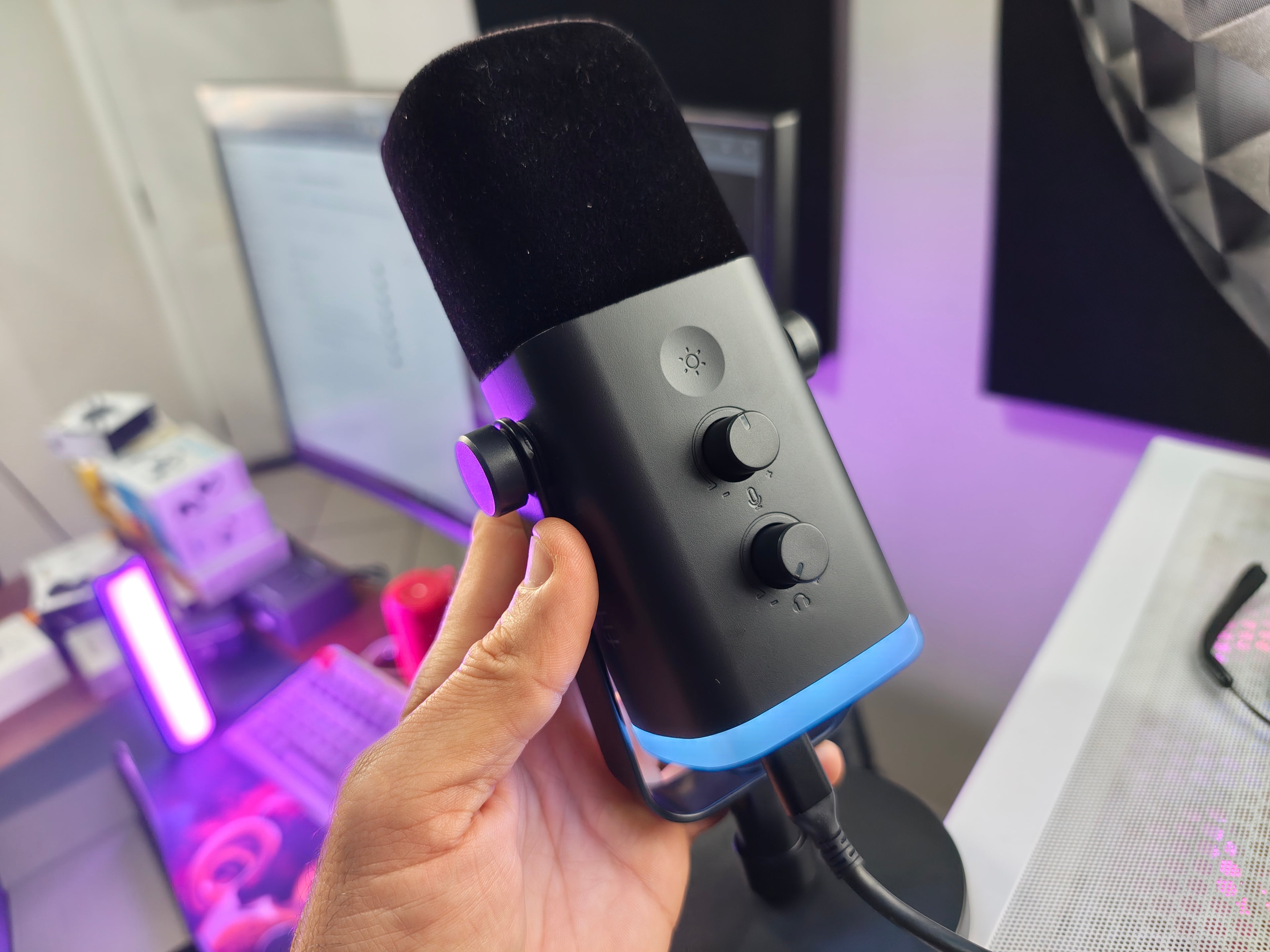 MICROFONE  FIFINE AM8 – MICROFONE USB/XLR COM RGB, QUALIDADE PROFISSIONAL E ÁUDIO CRISTALINO!
