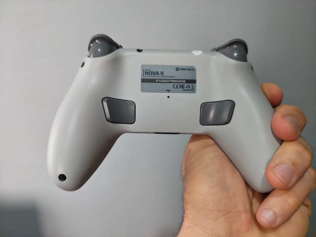 CONTROLE FANTECH NOVA II SEM FIO COM GIROSCÓPIO, JOYSTICK HALL E DOCK DE CARREGAMENTO INCLUSO