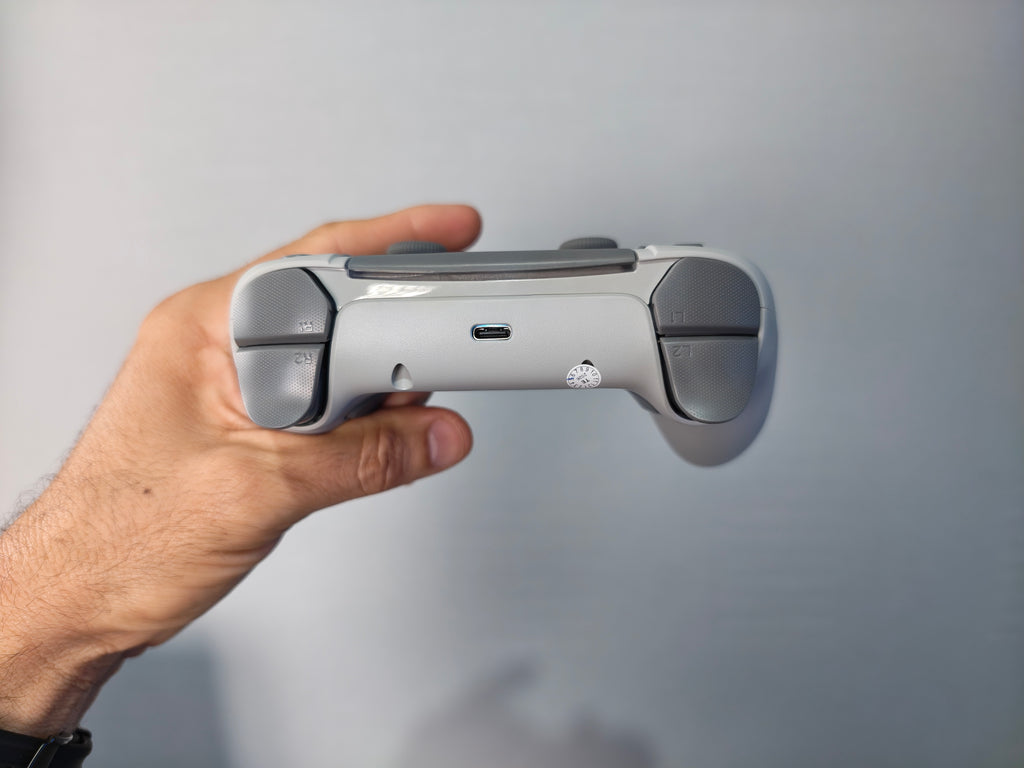 CONTROLE FANTECH NOVA II SEM FIO COM GIROSCÓPIO, JOYSTICK HALL E DOCK DE CARREGAMENTO INCLUSO