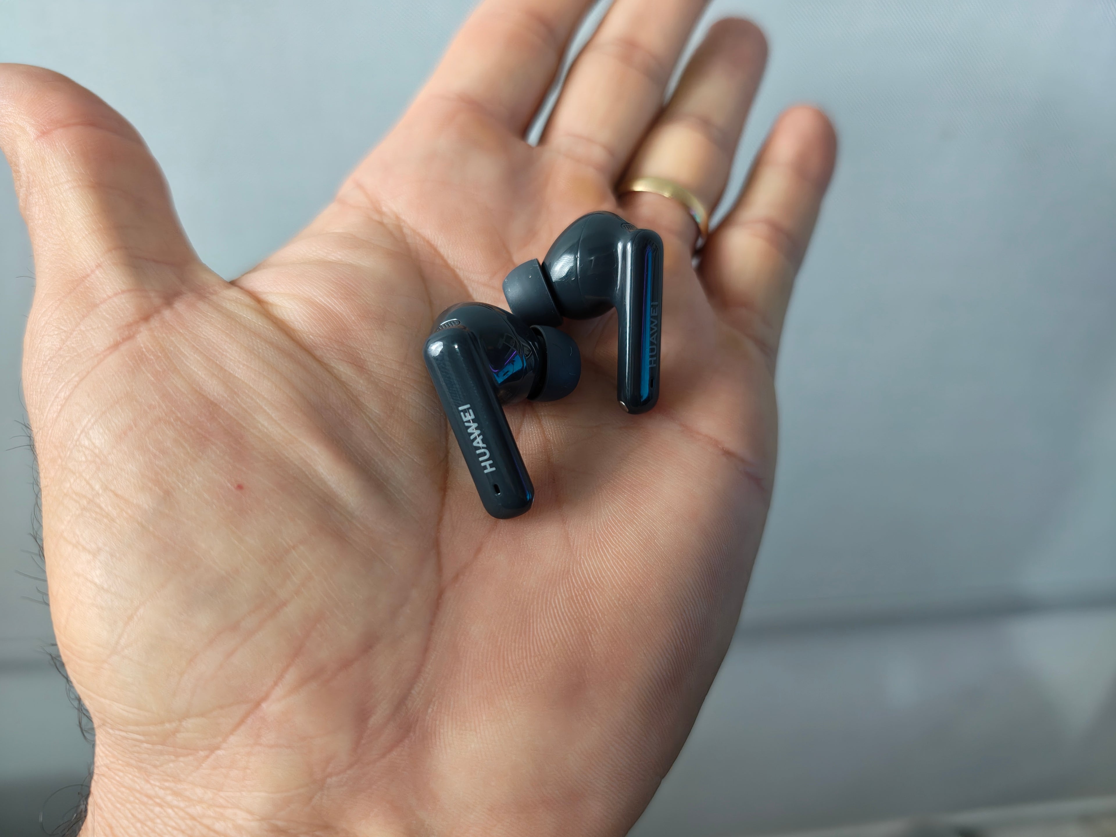 Huawei FreeBuds 6i (1)