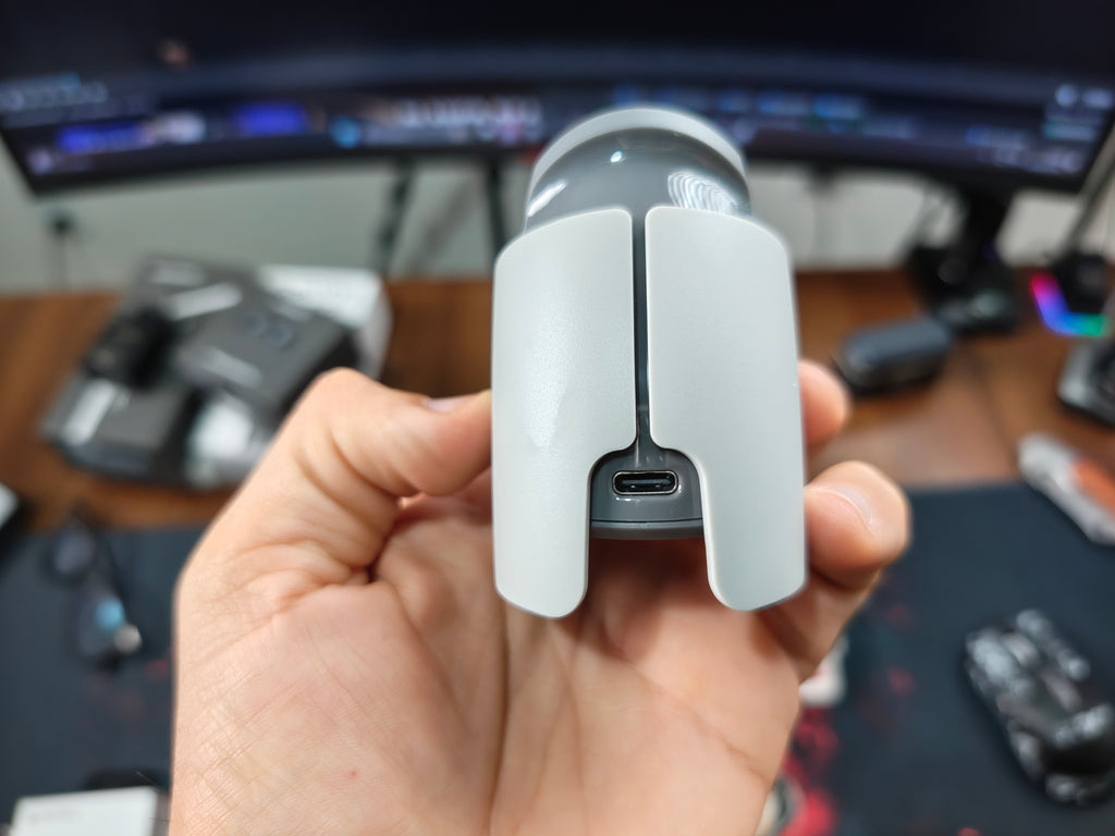 CONTROLE FANTECH NOVA II SEM FIO COM GIROSCÓPIO, JOYSTICK HALL E DOCK DE CARREGAMENTO INCLUSO