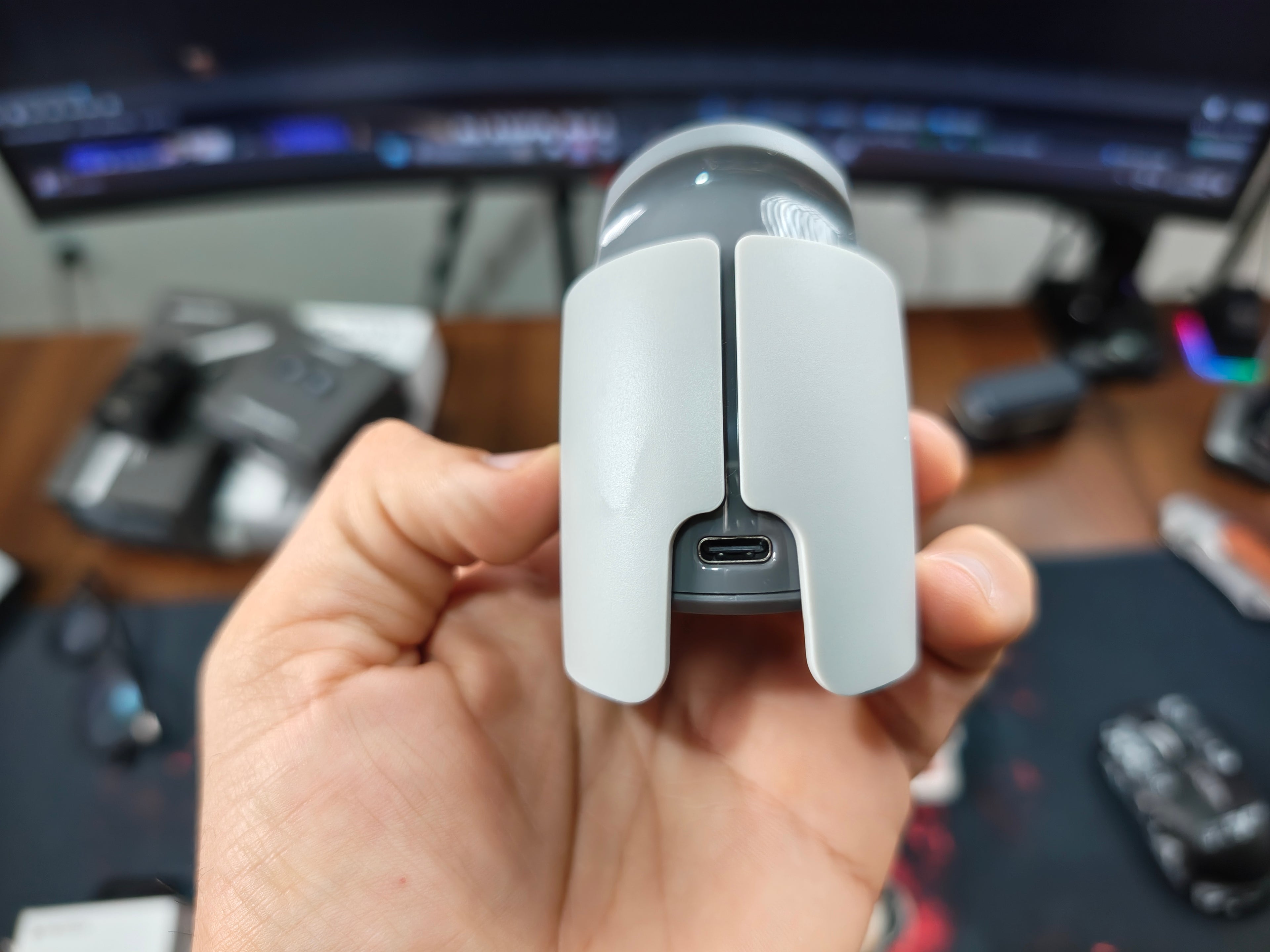 CONTROLE FANTECH NOVA II SEM FIO COM GIROSCÓPIO, JOYSTICK HALL E DOCK DE CARREGAMENTO INCLUSO