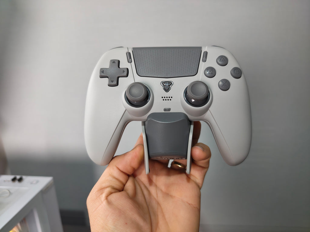CONTROLE FANTECH NOVA II SEM FIO COM GIROSCÓPIO, JOYSTICK HALL E DOCK DE CARREGAMENTO INCLUSO
